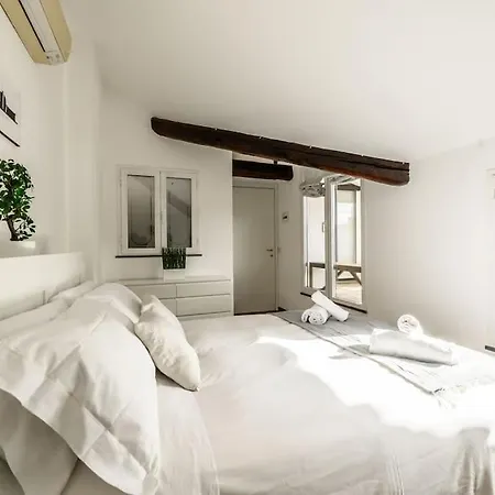 Buenos Aires' Nest - 10 Minutes From Duomo With Terrace Appartement *