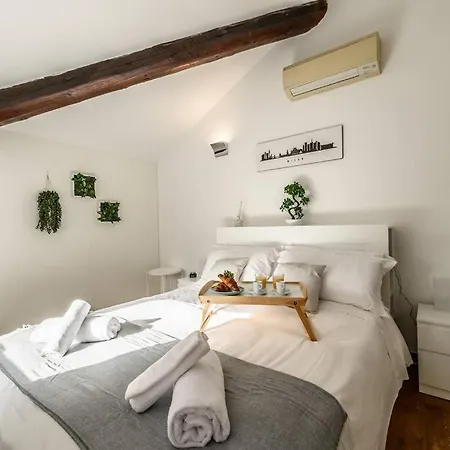Buenos Aires' Nest - 10 Minutes From Duomo With Terrace Appartement